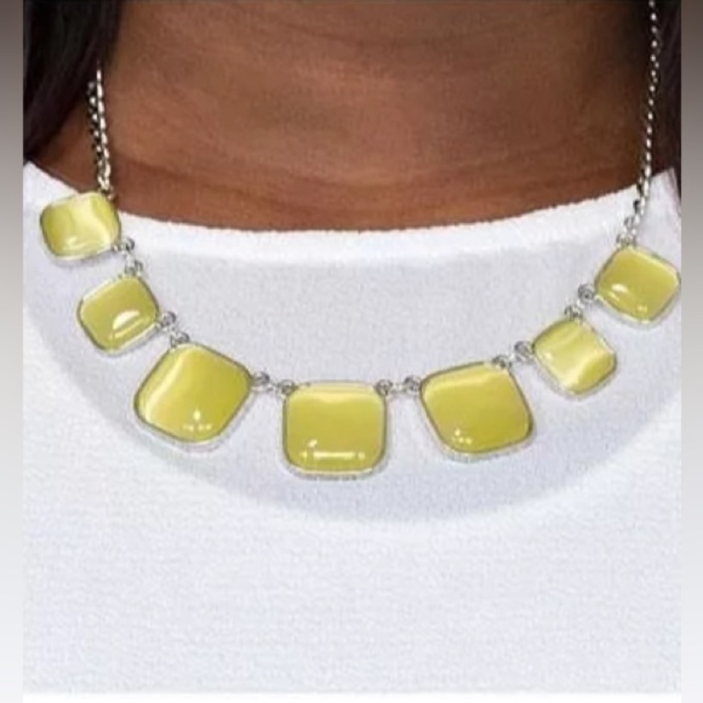 Allura Elegant Yellow cats eye Necklace on silver chain with extender